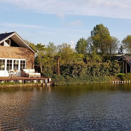 Prachtig Vrijstaand Appartement Aan Het Water Хеерхуговаард Екстериор снимка