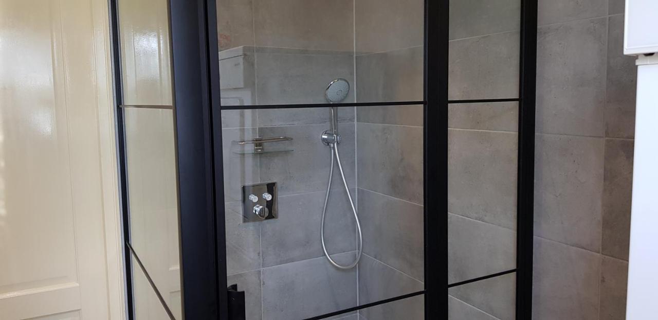 Prachtig Vrijstaand Appartement Aan Het Water Хеерхуговаард Екстериор снимка