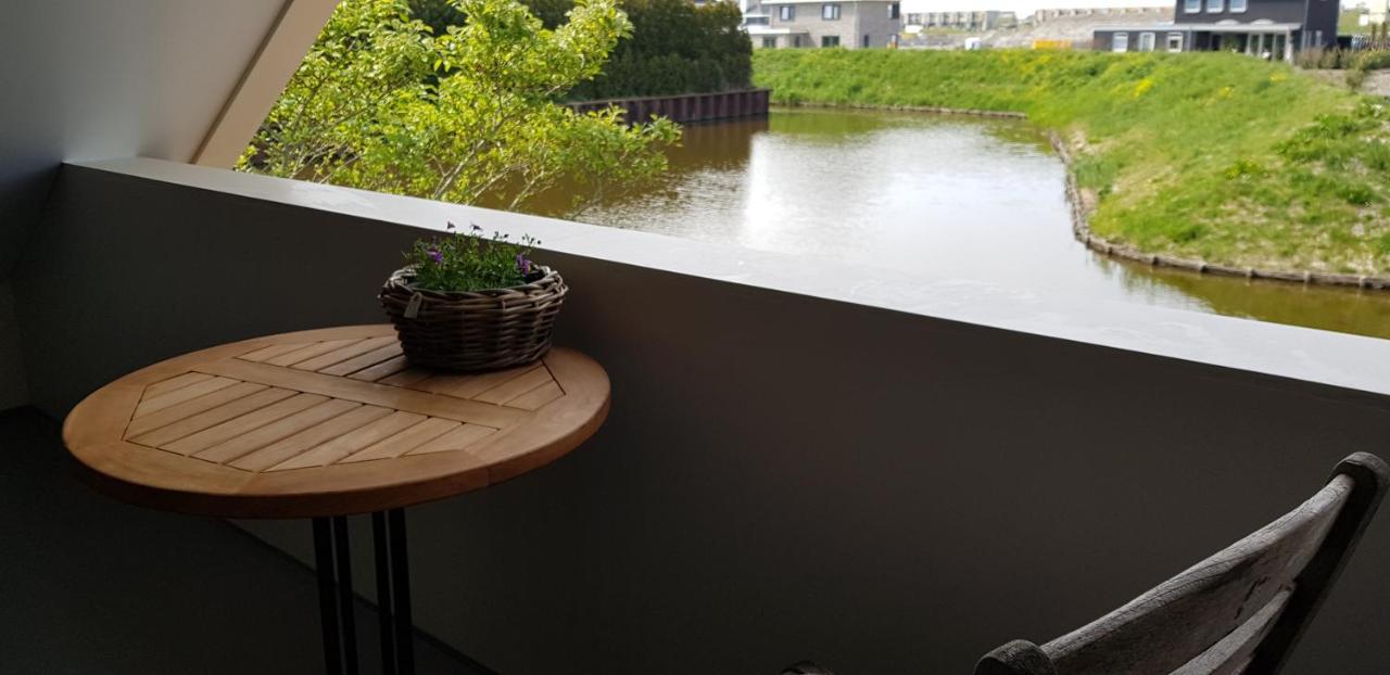 Prachtig Vrijstaand Appartement Aan Het Water Хеерхуговаард Екстериор снимка